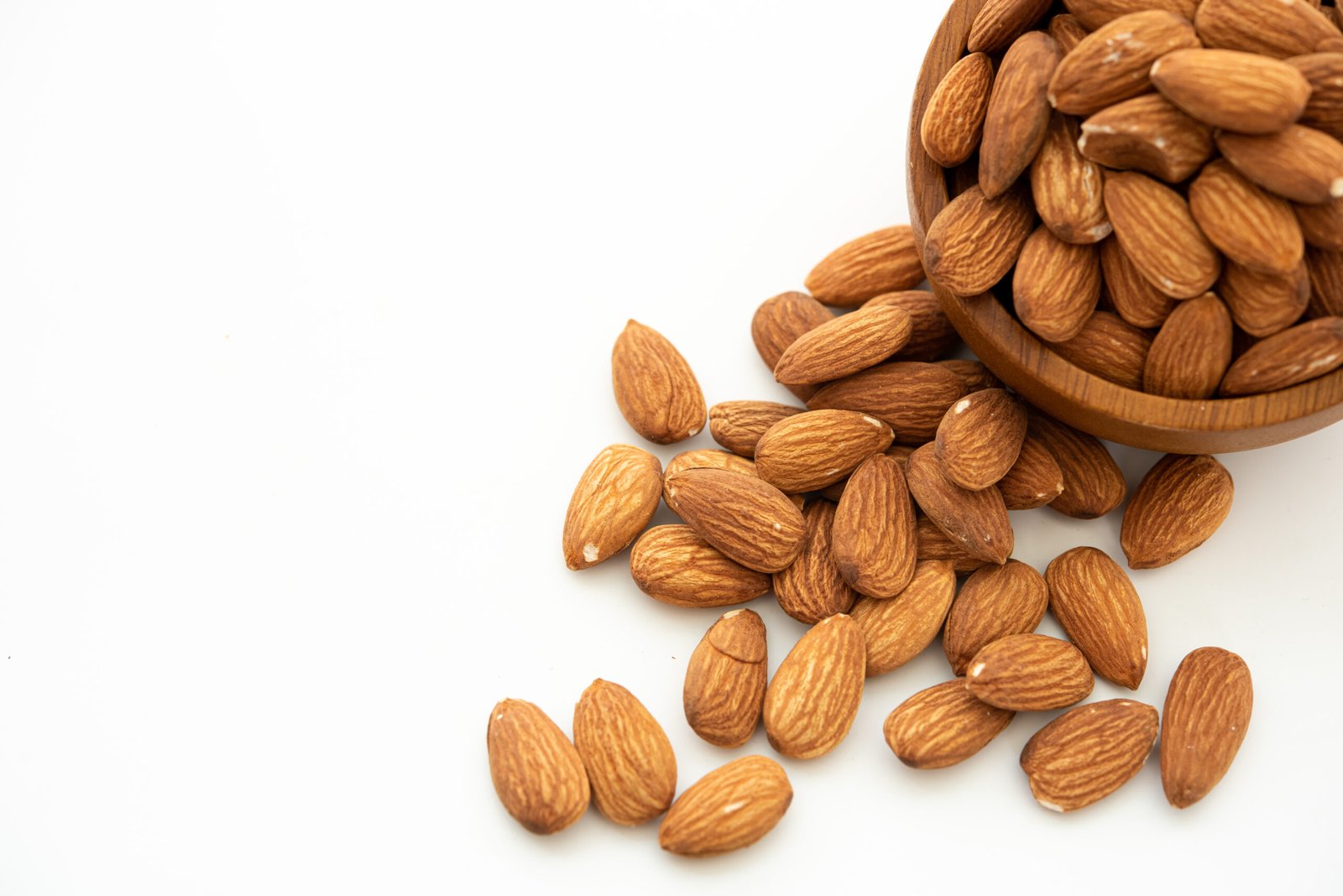 Socked Almonds benefits in hindi
