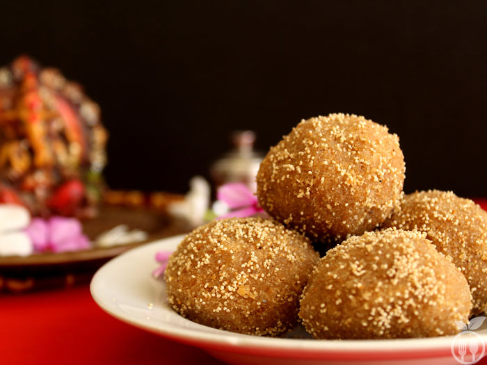 Curma laddu ganesh food